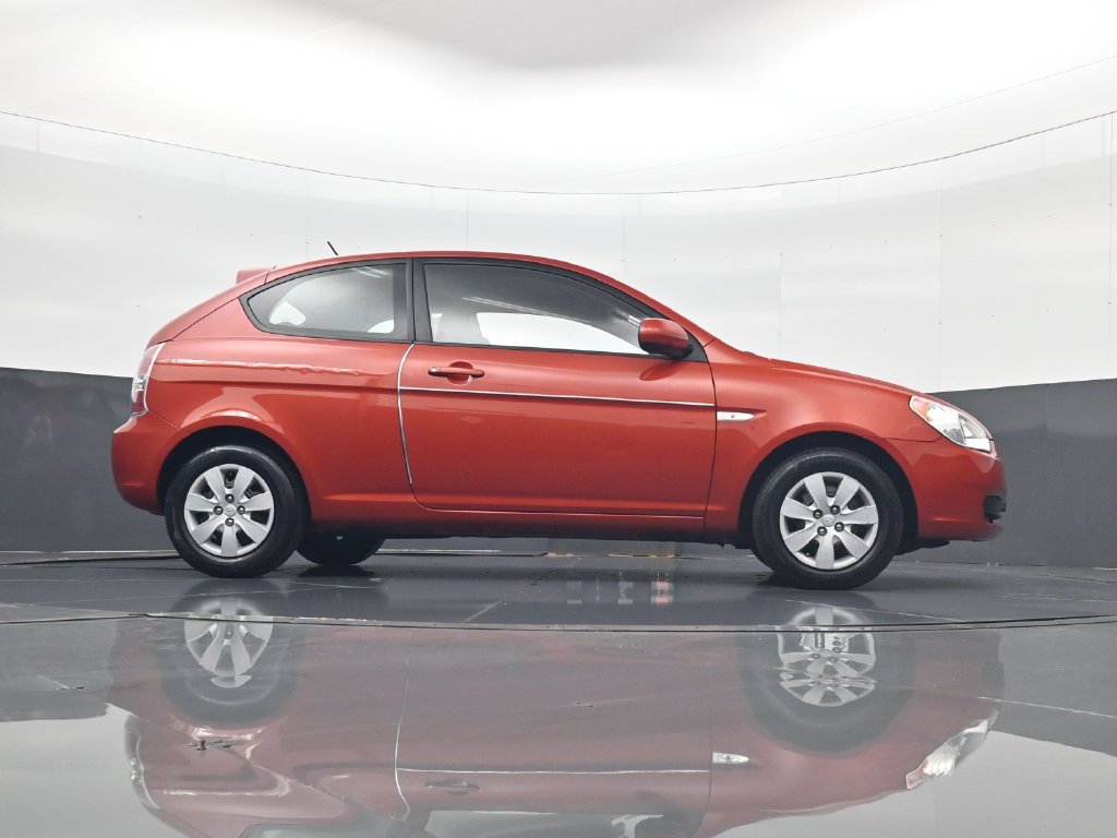 Used 2010 Hyundai Accent GS FWD image 25