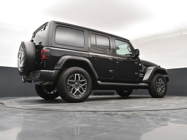 Used 2024 Jeep Wrangler Sahara w/ Technology Group AWD/4WD image 24