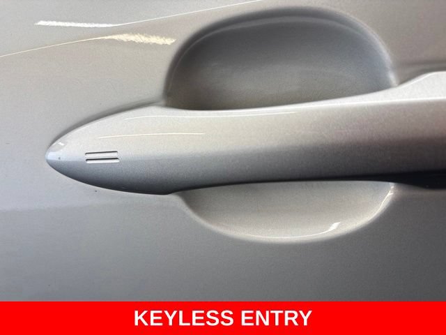 Used 2024 Toyota Corolla SE FWD image 2