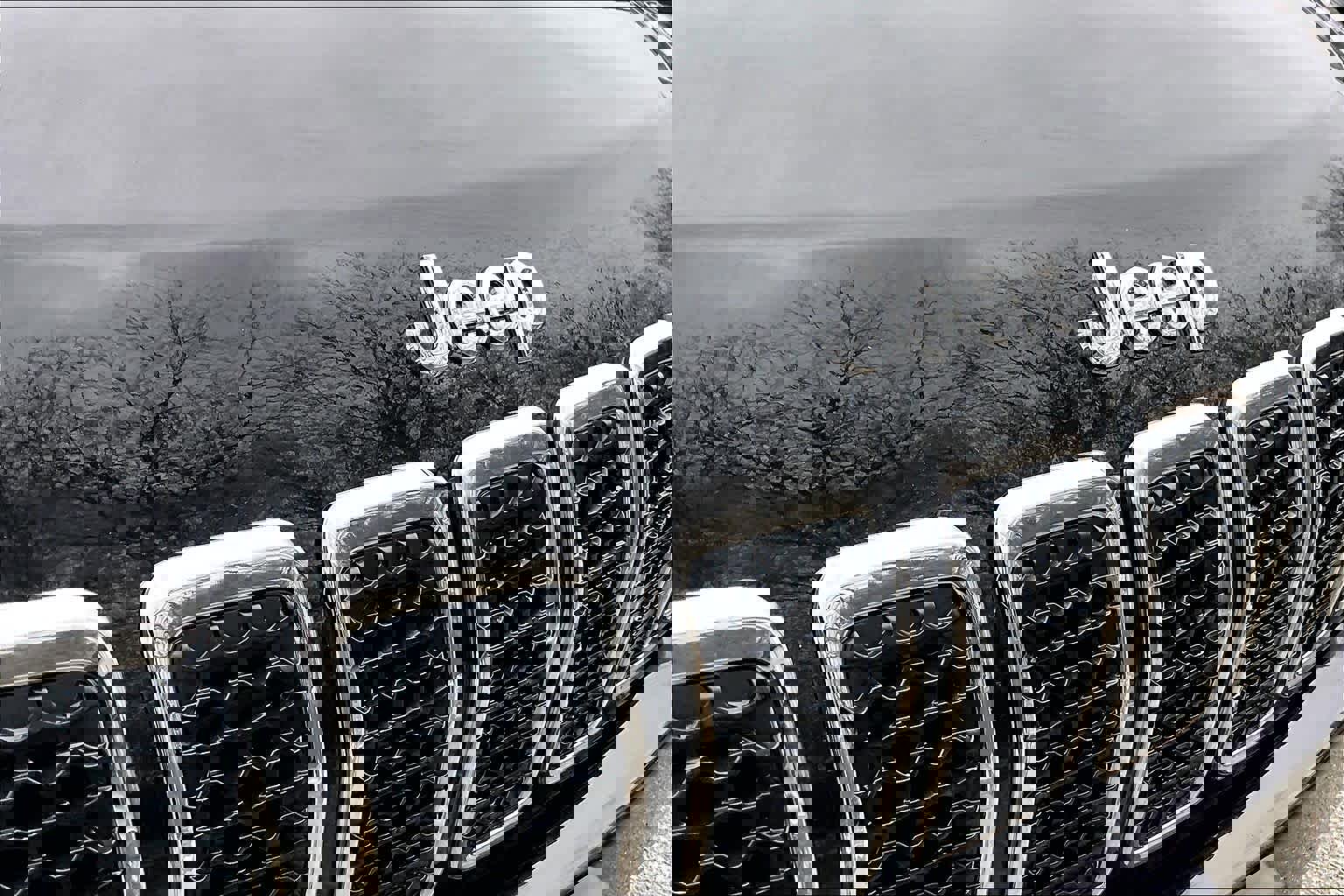 Used 2019 Jeep Cherokee Limited image 29