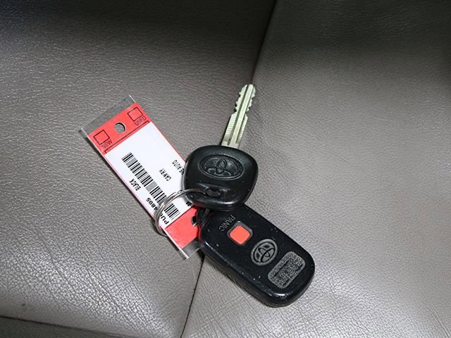 Used 2006 Toyota Camry XLE FWD image 18
