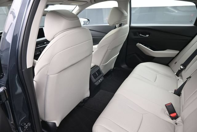 Used 2023 Honda Accord Touring image 2