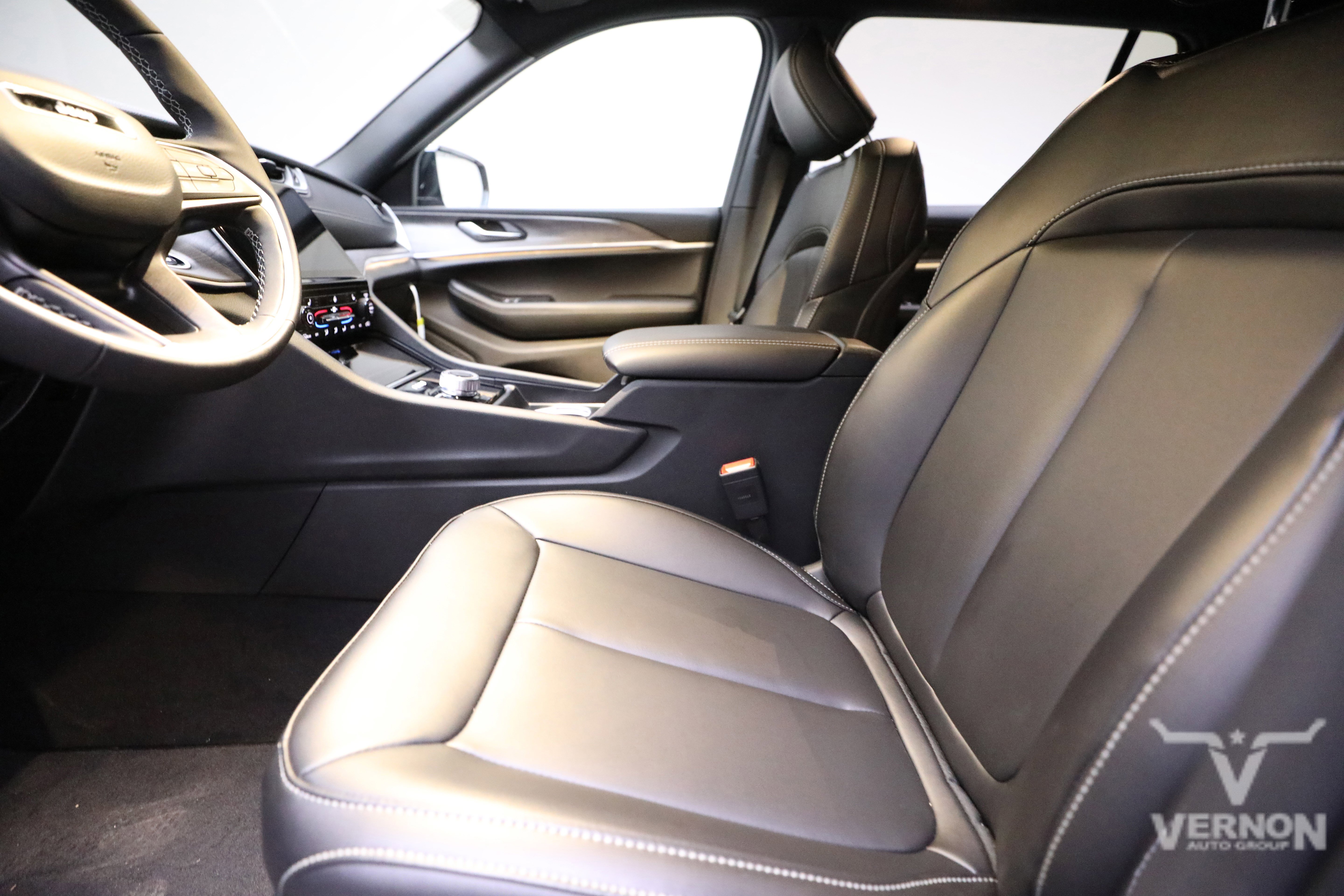 New 2025 Jeep Grand Cherokee L Limited w/ Black Appearance Package image 10