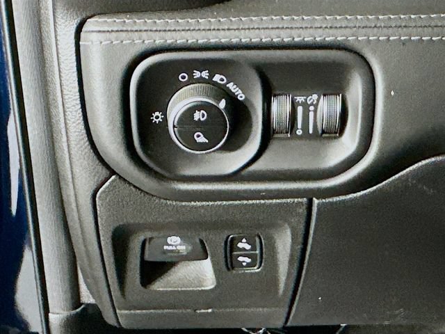 Used 2020 RAM 1500 Limited RWD image 12
