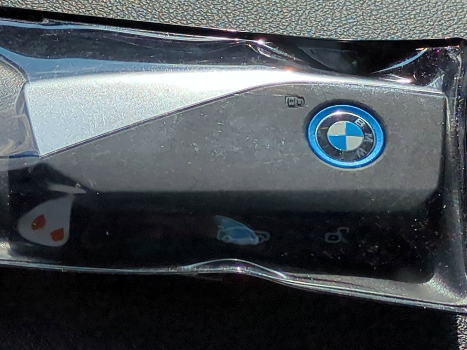 Used 2024 BMW iX xDrive50 w/ Sport Package image 33