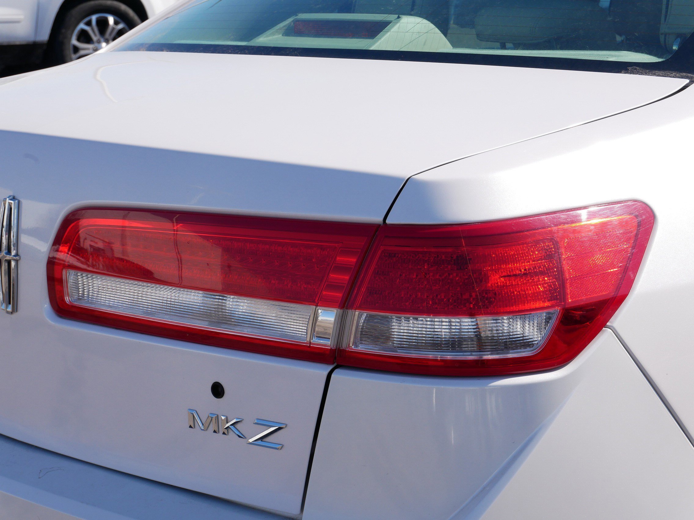 Used 2012 Lincoln MKZ FWD image 17