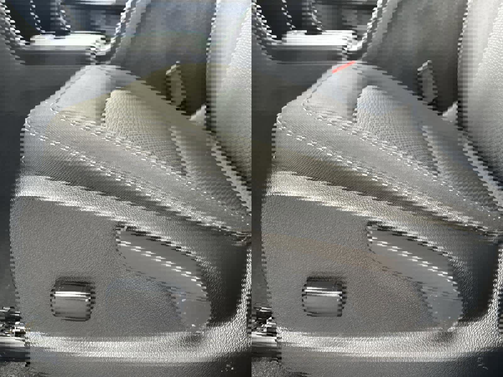 Used 2022 Chevrolet Colorado LT w/ LT Convenience Package image 13