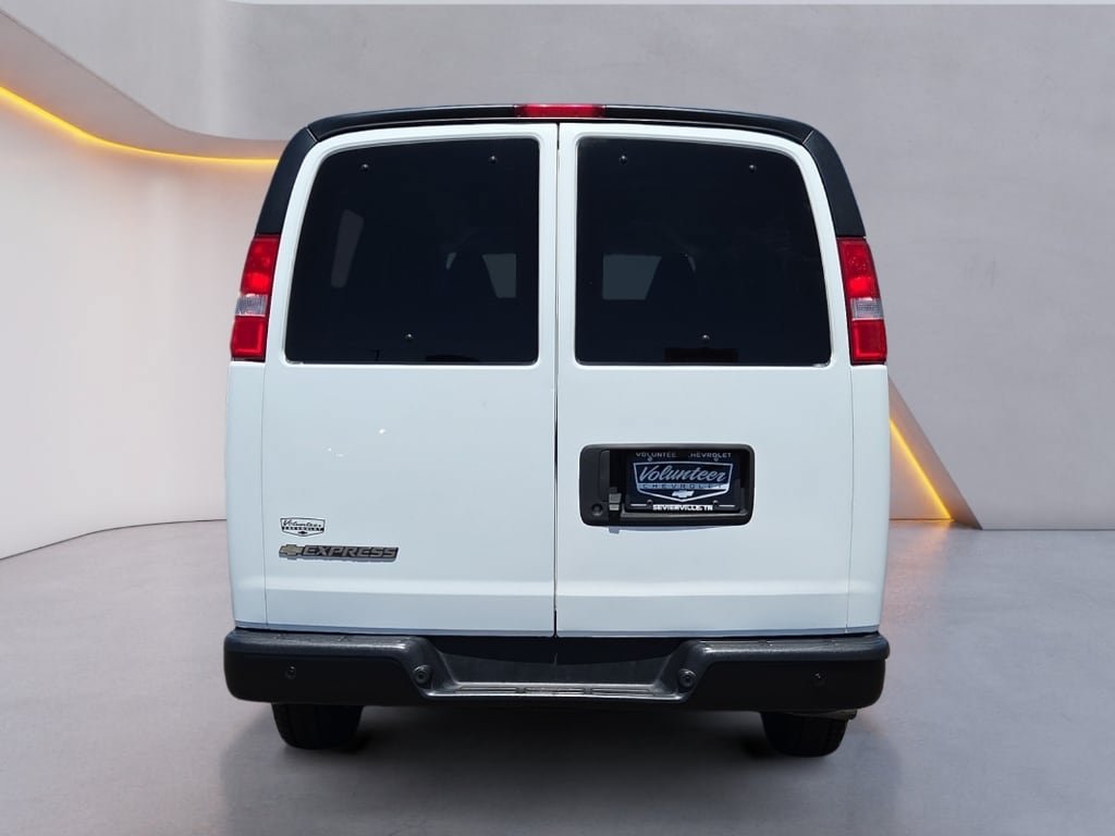 Used 2022 Chevrolet Express 3500 LS RWD image 6