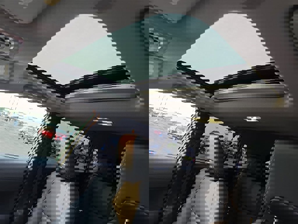 Used 2023 Toyota Corolla Cross XLE w/ Convenience Package image 16