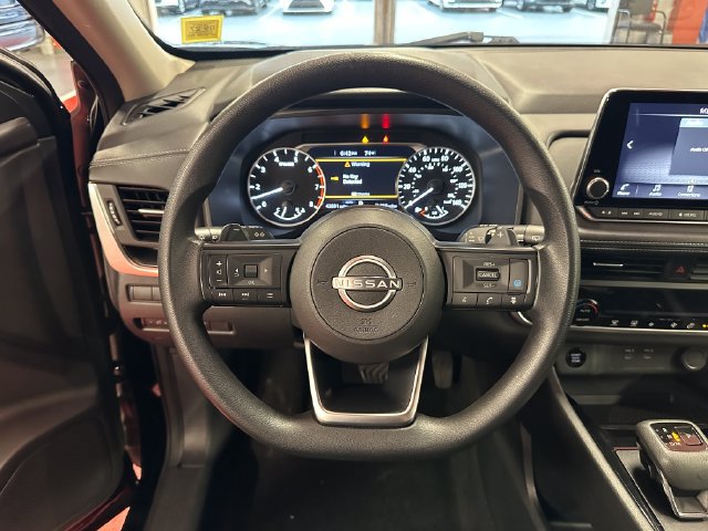 Used 2024 Nissan Rogue SV AWD/4WD image 18