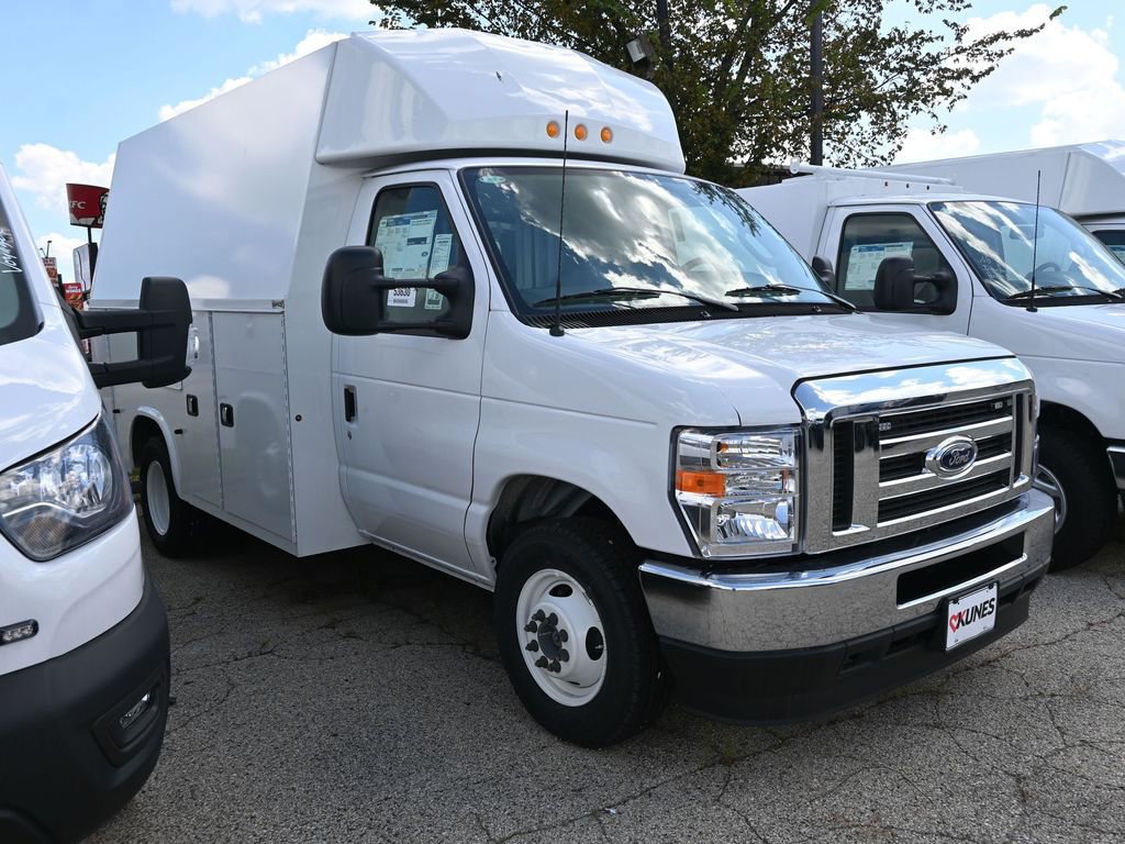 New 2025 Ford E-350 and Econoline 350 Super Duty w/ Power Equipment Group RWD video 2