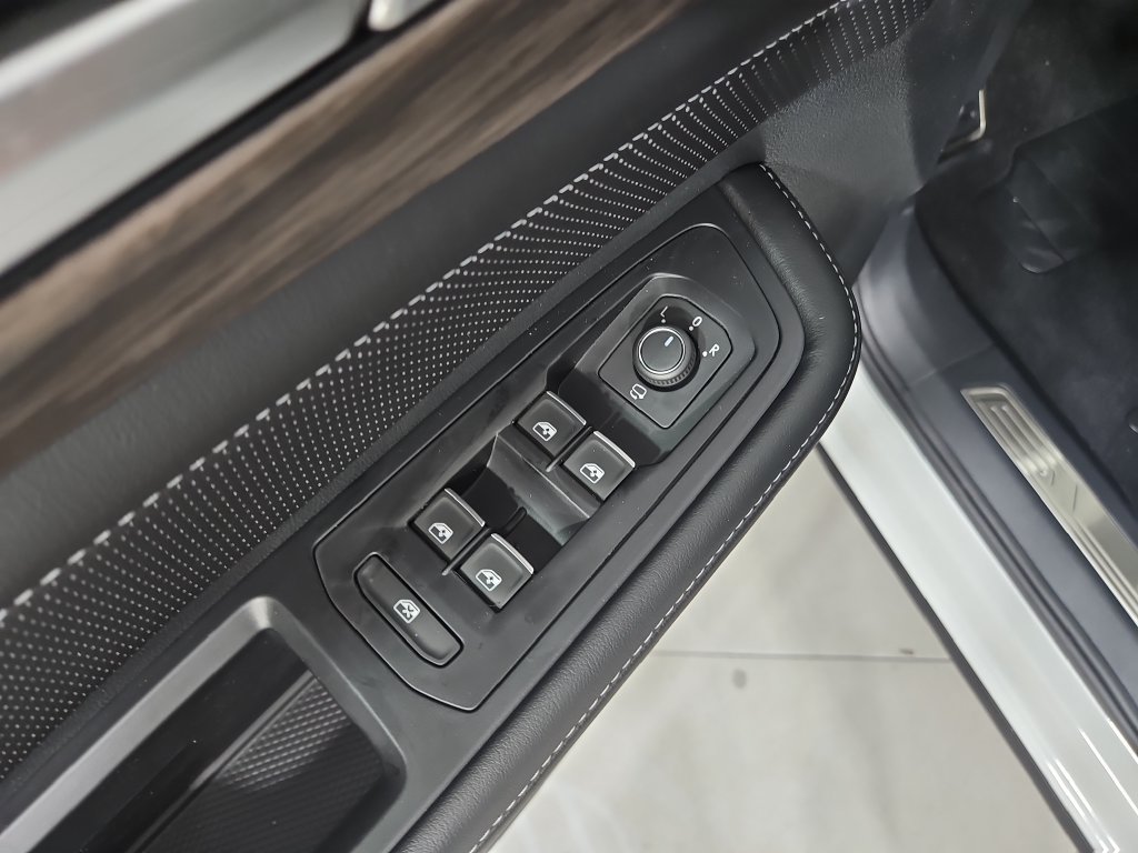 New 2026 Volkswagen Atlas SEL Premium R-Line AWD/4WD image 11