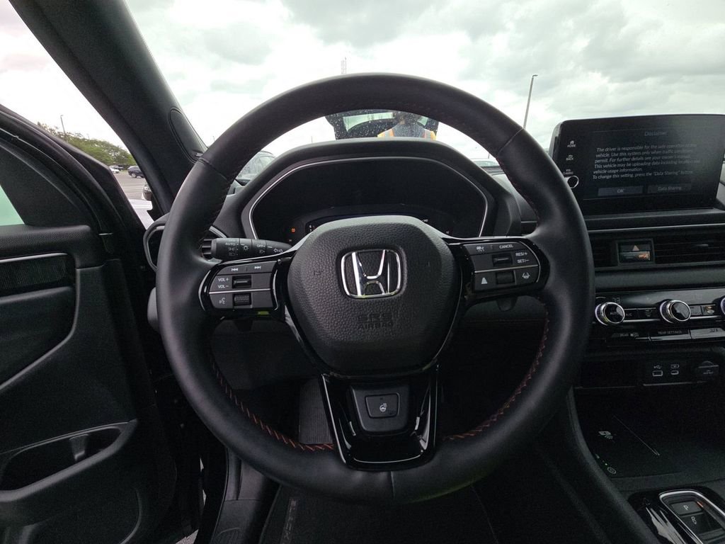 Used 2025 Honda Pilot Black Edition image 17