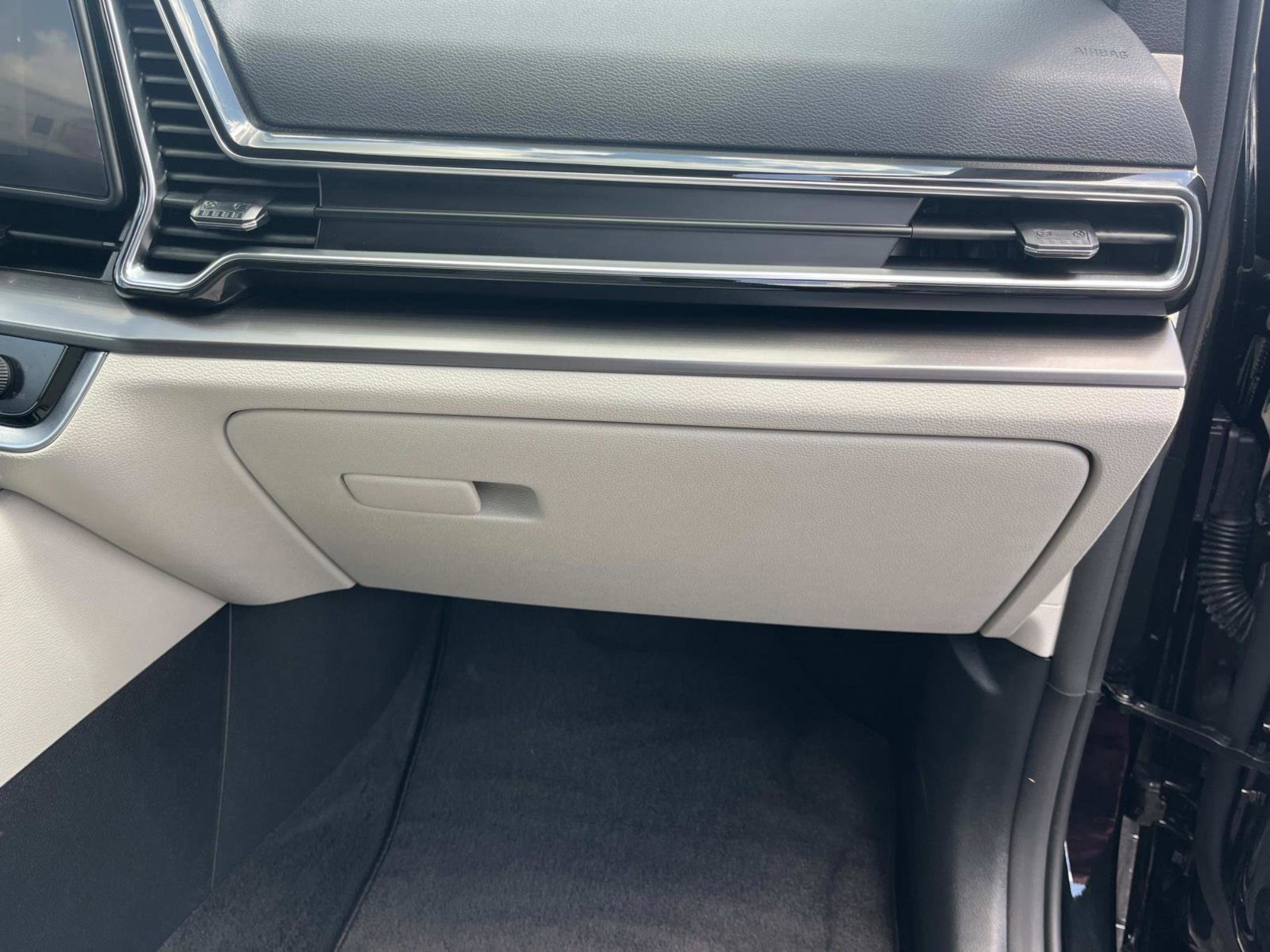 Used 2024 Kia Sportage EX FWD image 28