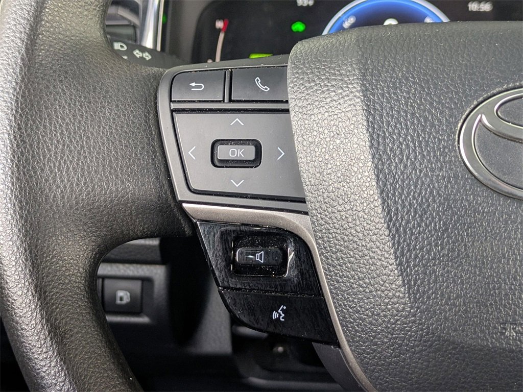 Used 2025 Toyota Camry LE image 15