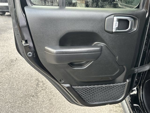 Certified 2024 Jeep Gladiator Willys image 23