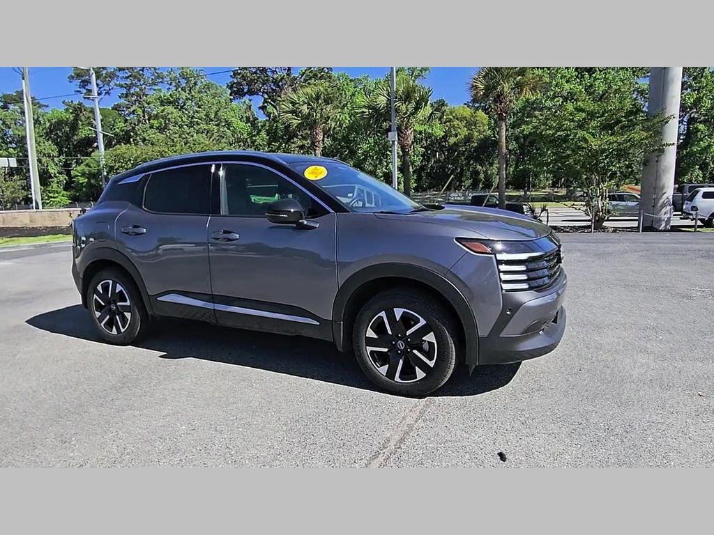 Used 2025 Nissan Kicks SR AWD/4WD image 37