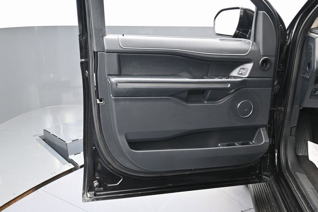 Used 2024 Ford Expedition XLT image 47
