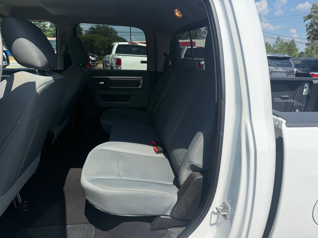 Used 2019 RAM 1500 Classic SLT AWD/4WD image 12