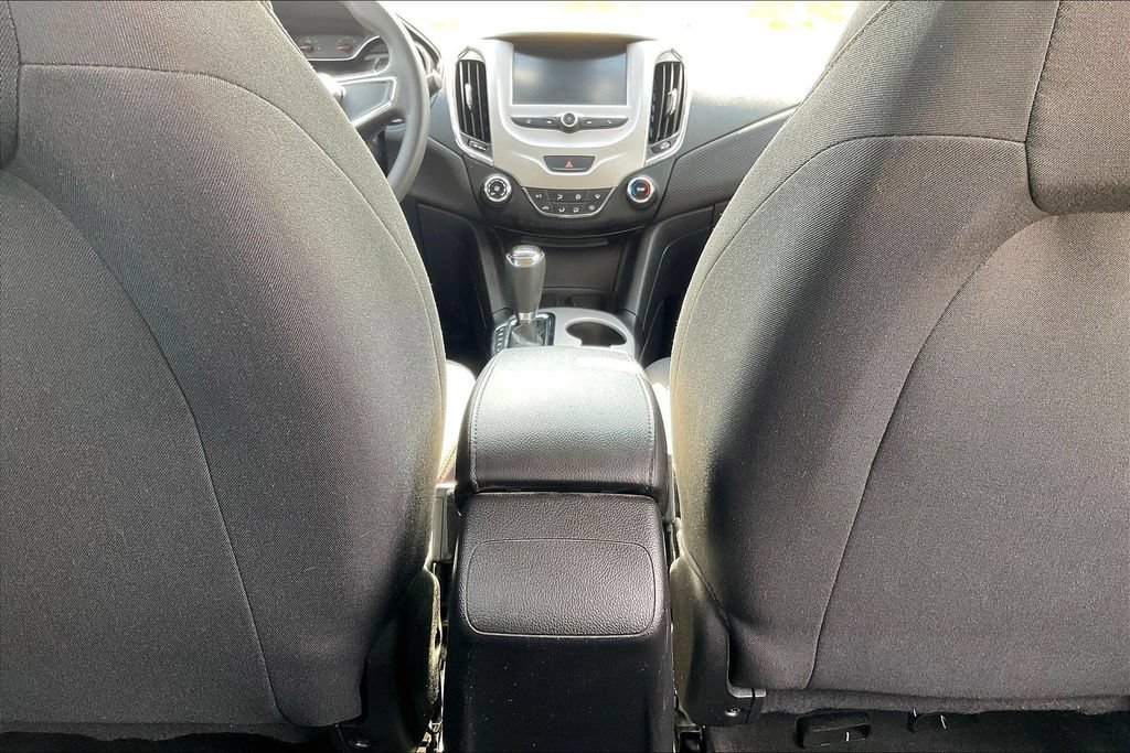 Used 2017 Chevrolet Cruze LS FWD image 39