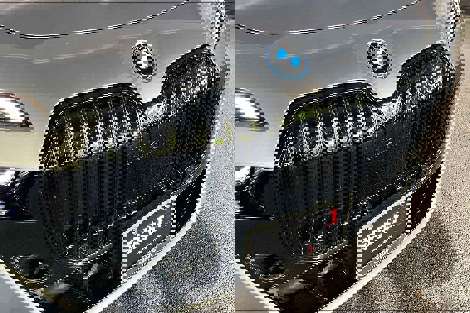 Used 2023 BMW i7 xDrive60 w/ Parking Assistance Package AWD/4WD image 29