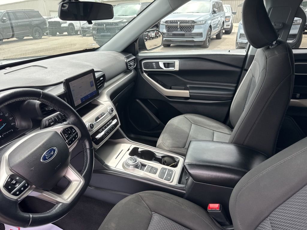 Used 2023 Ford Explorer XLT RWD image 26