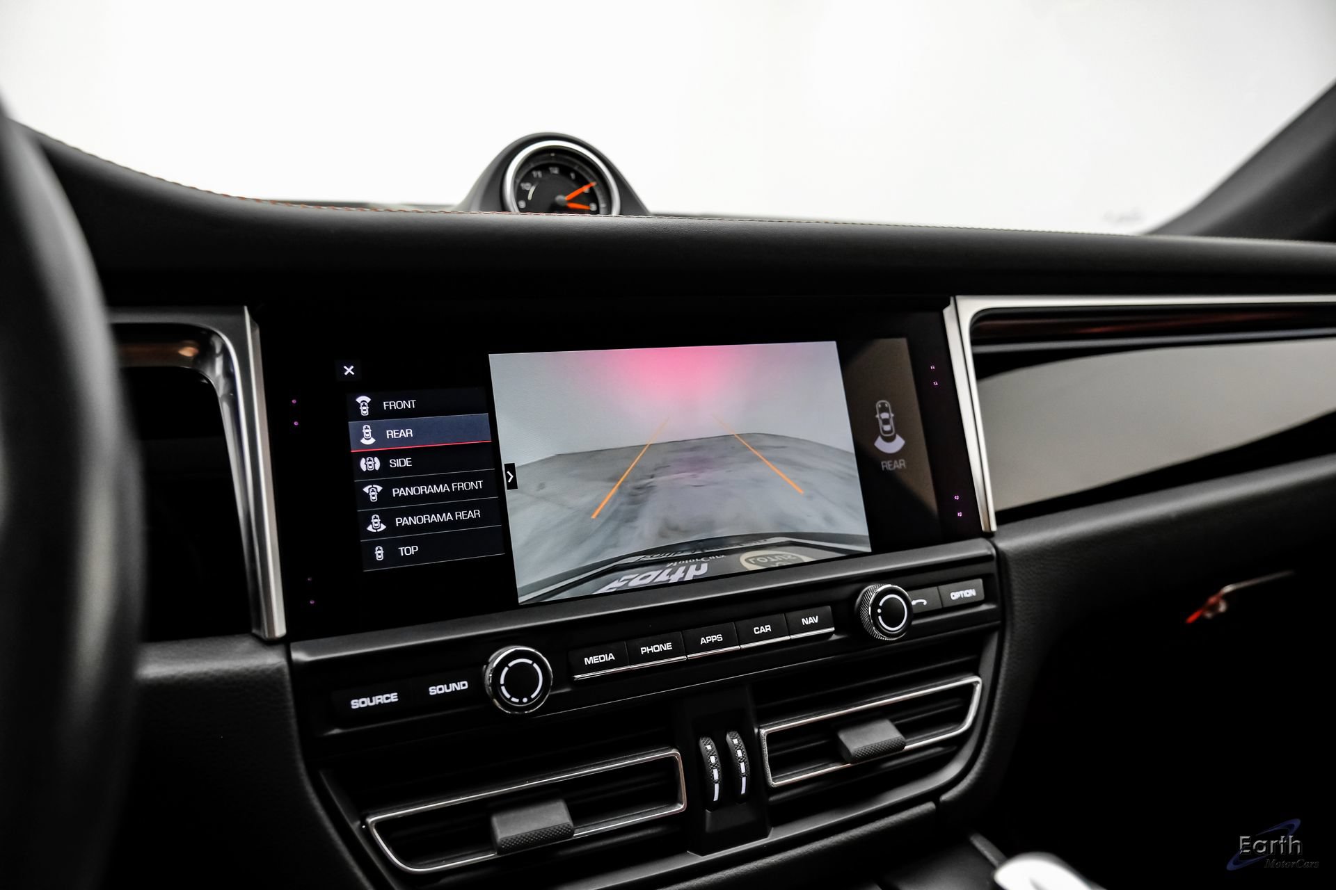 Used 2021 Porsche Macan AWD/4WD image 68