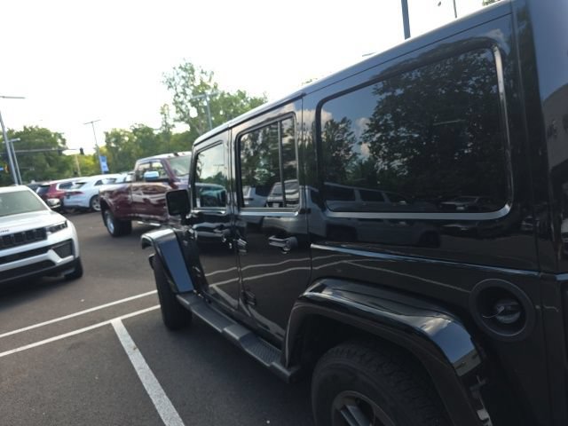Used 2017 Jeep Wrangler Unlimited Sahara AWD/4WD image 10