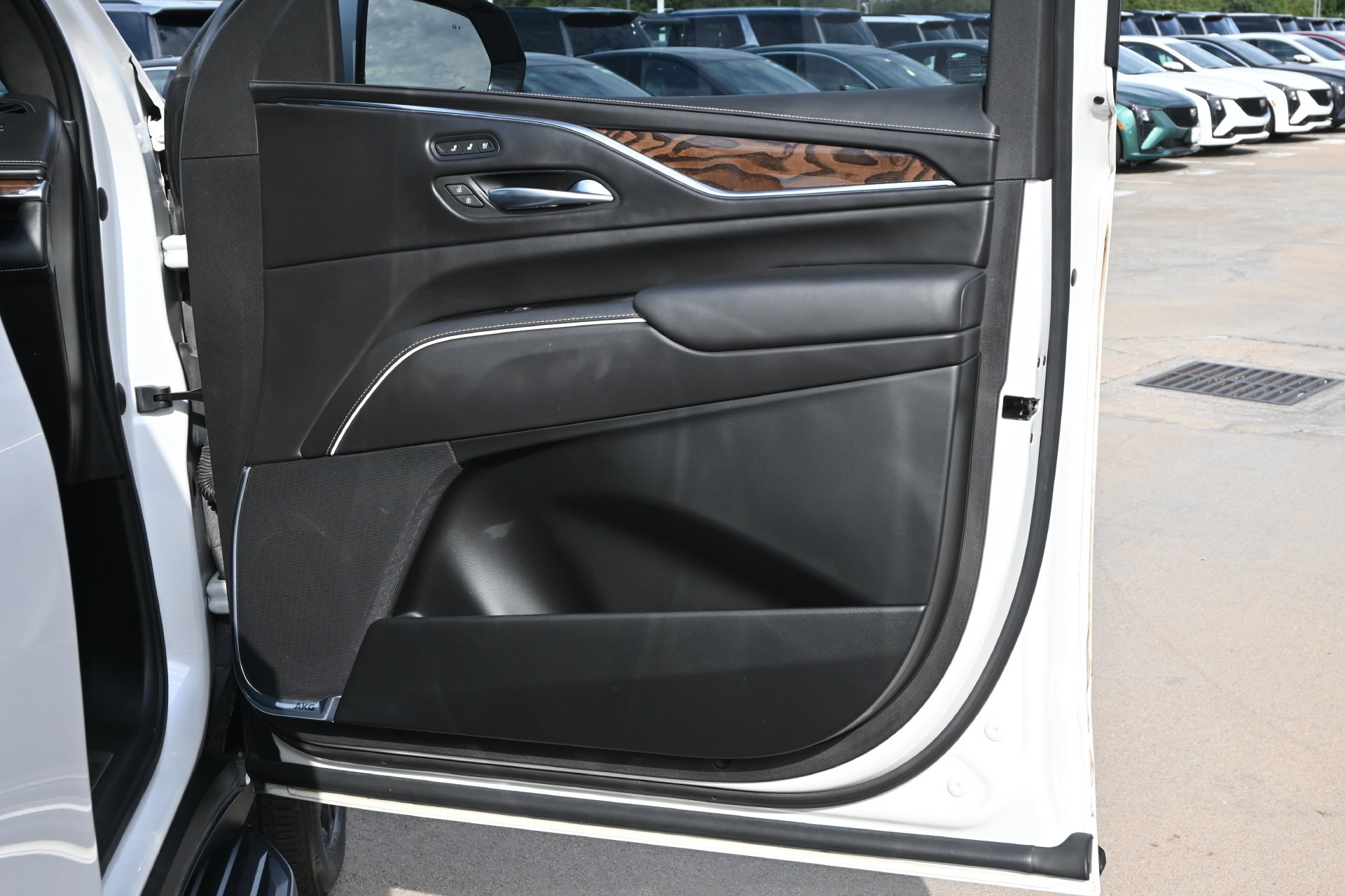 Certified 2021 Cadillac Escalade ESV Sport Platinum w/ LPO, ONYX Package AWD/4WD image 25