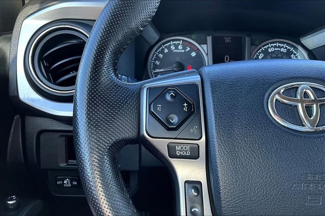Used 2018 Toyota Tacoma SR5 AWD/4WD image 12