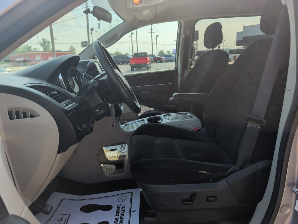 Used 2014 Dodge Grand Caravan SXT FWD image 8