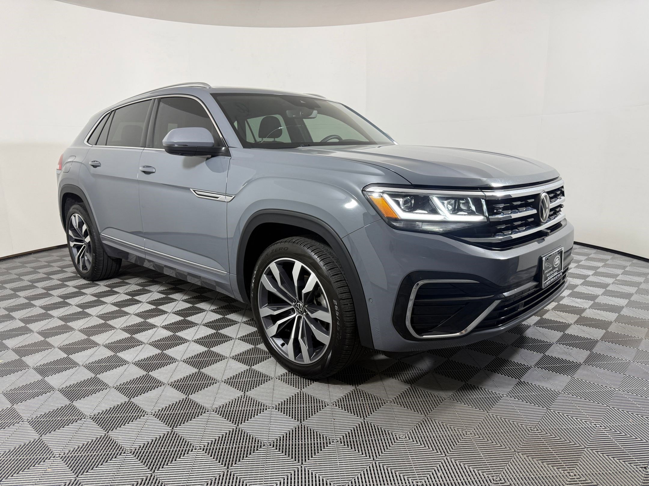 Used 2023 Volkswagen Atlas Cross Sport SEL Premium R-Line image 7