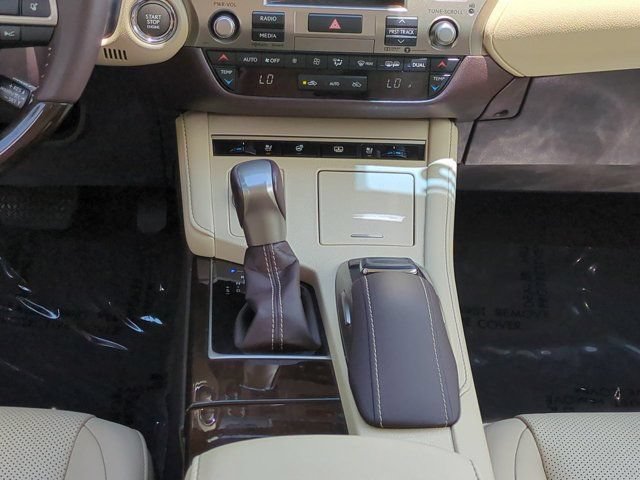 Used 2018 Lexus ES 350 w/ Luxury Package w/Wood Trim FWD image 17