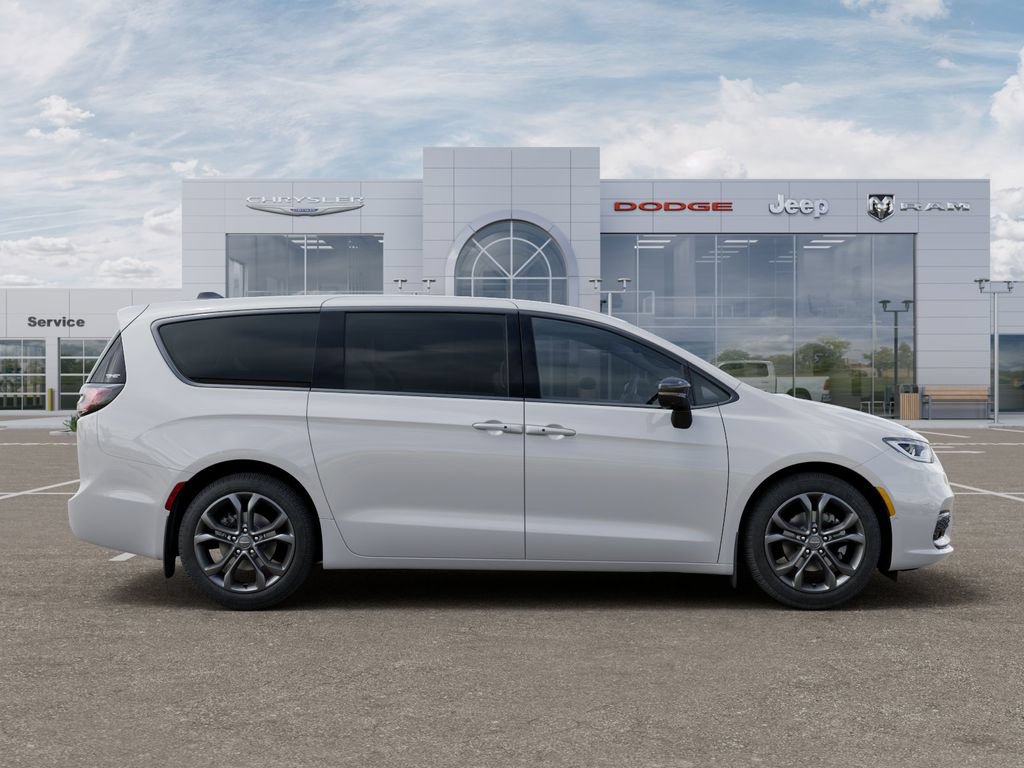 New 2026 Chrysler Pacifica Select FWD image 21