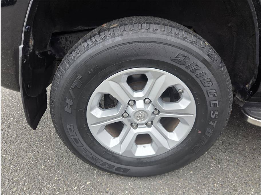 Used 2017 Toyota 4Runner SR5 Premium AWD/4WD image 9