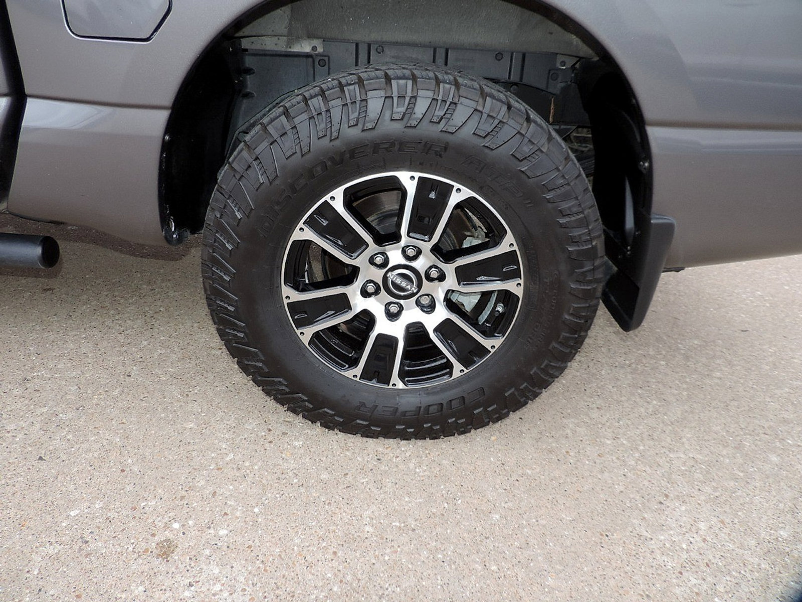 Used 2023 Nissan Titan SV w/ Accessory Utility Package AWD/4WD image 13