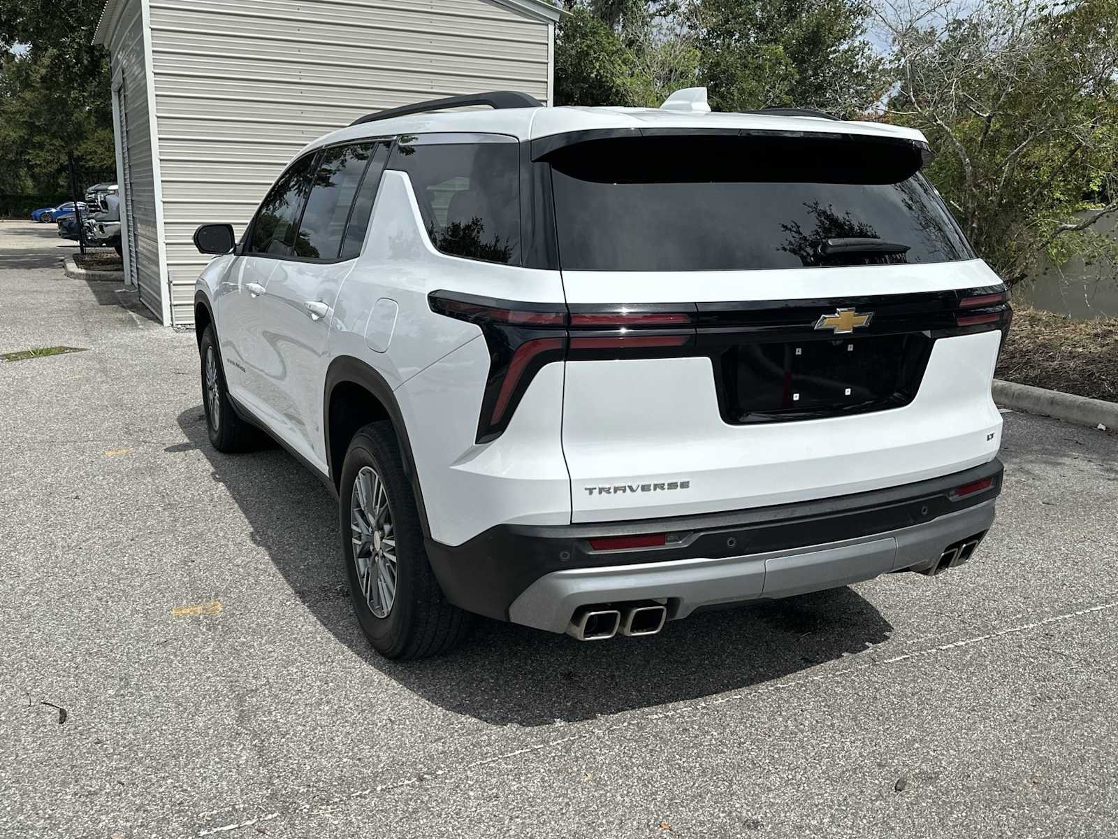 Certified 2024 Chevrolet Traverse LT w/ LPO, Floor Liner Package FWD image 4