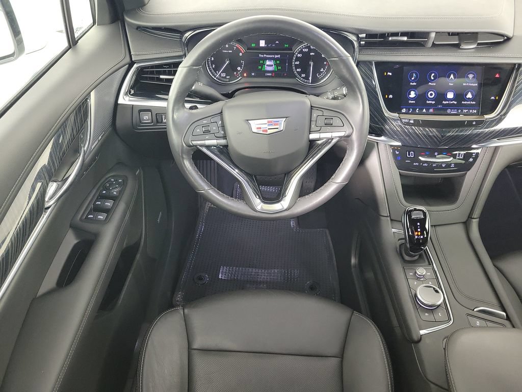 Certified 2023 Cadillac XT6 Premium Luxury FWD image 17