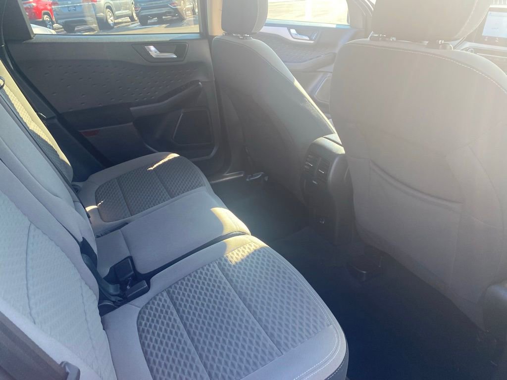 Used 2020 Ford Escape SE image 24