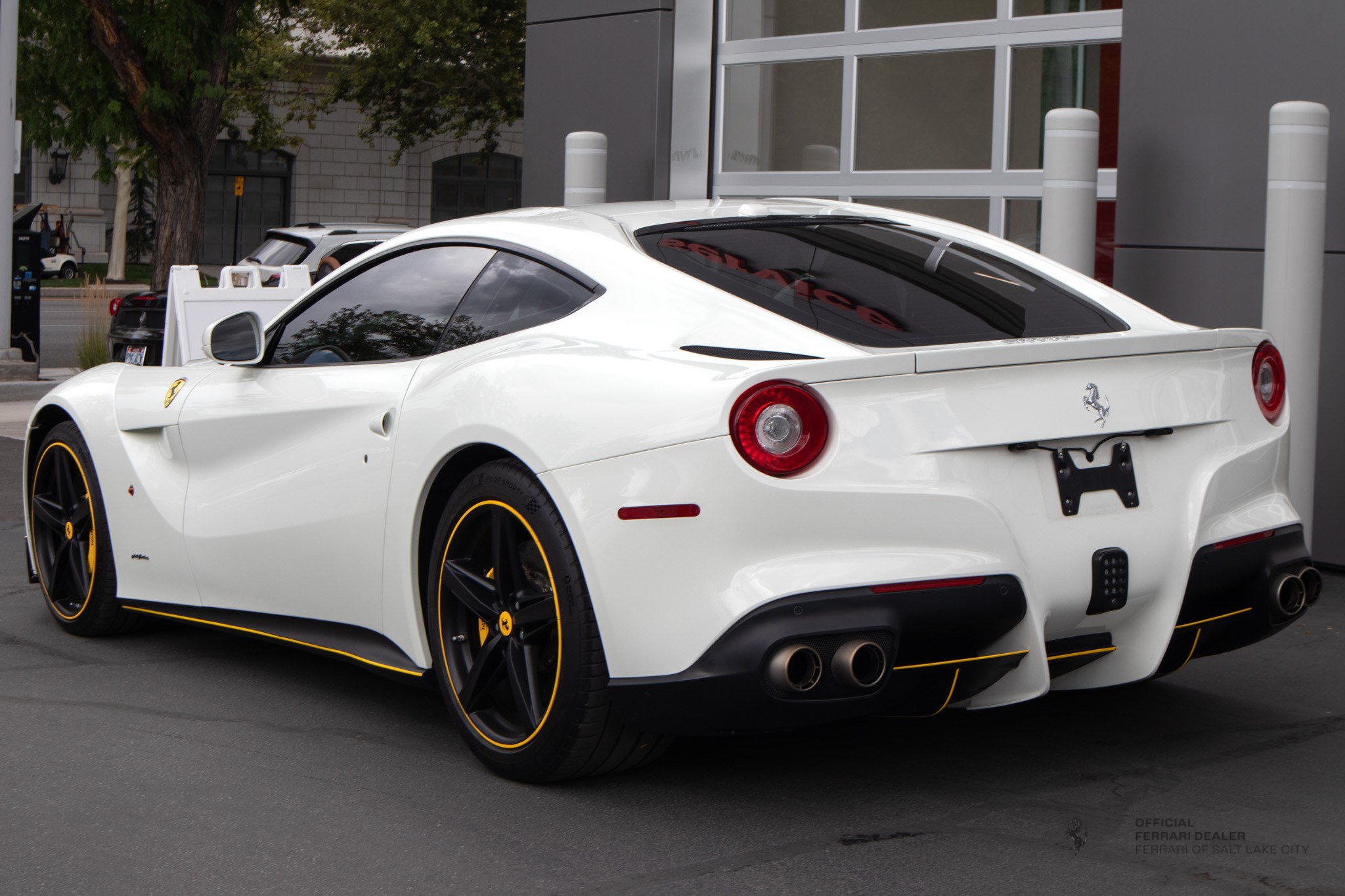 Used 2015 Ferrari F12 Berlinetta RWD image 3