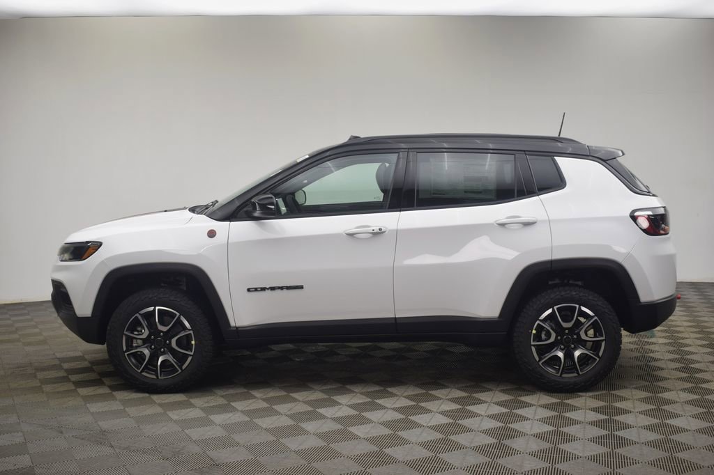 New 2026 Jeep Compass Trailhawk image 13