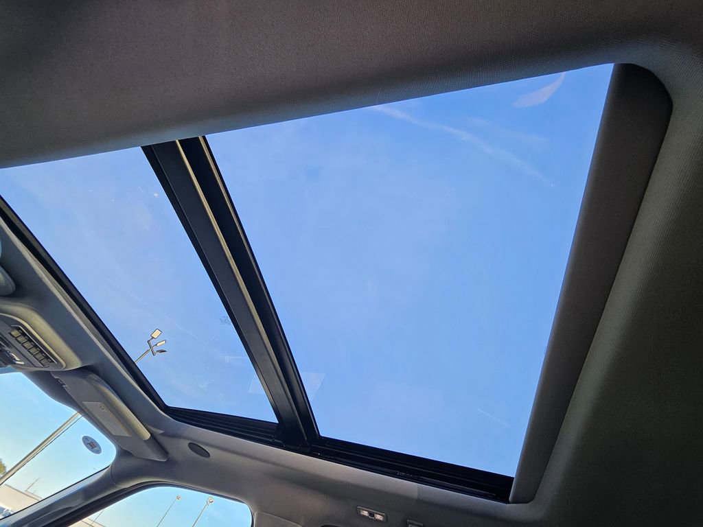 New 2026 Ford F250 Lariat w/ Black Appearance Package image 20