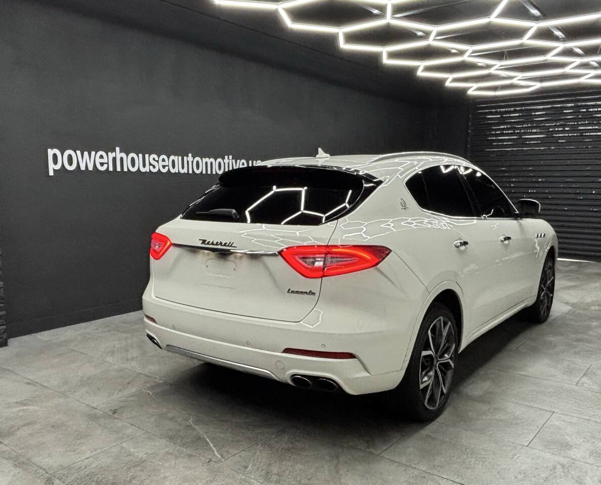 Used 2017 Maserati Levante w/ Luxury Package AWD/4WD image 11