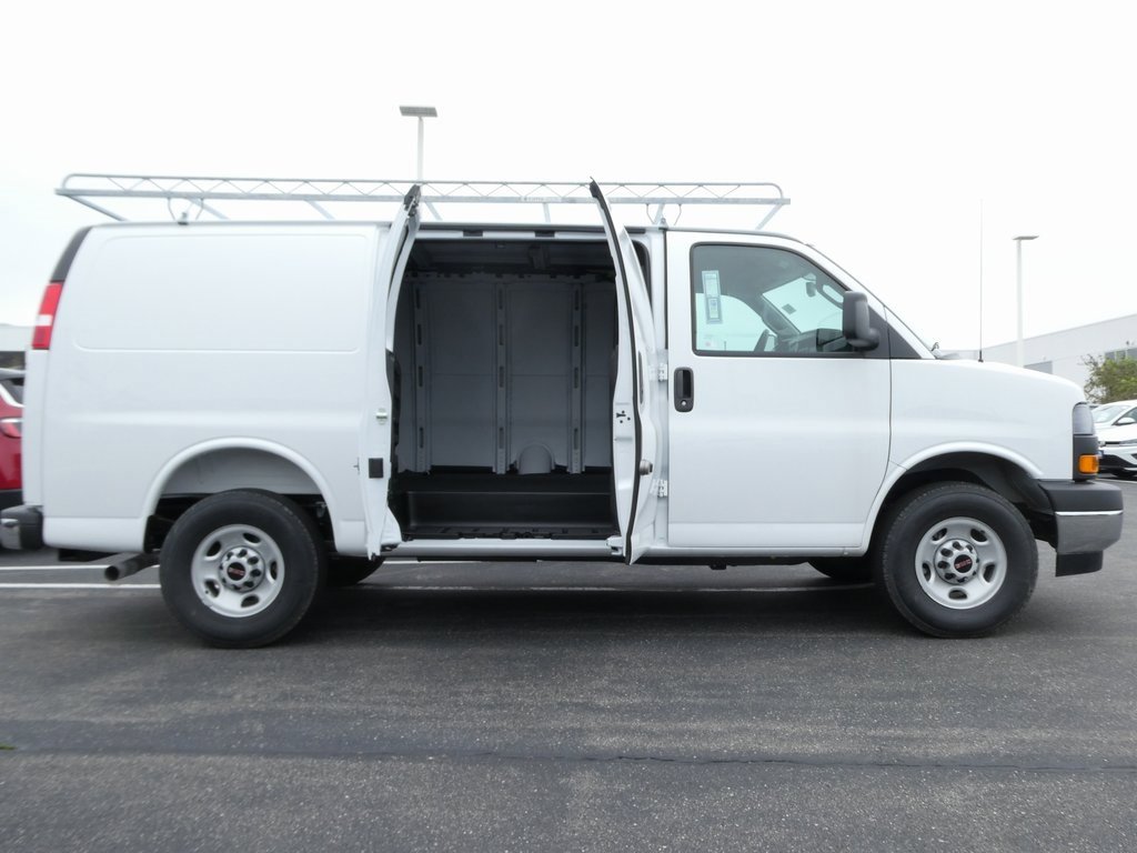 New 2025 GMC Savana 3500 w/ Driver Convenience Package image 3