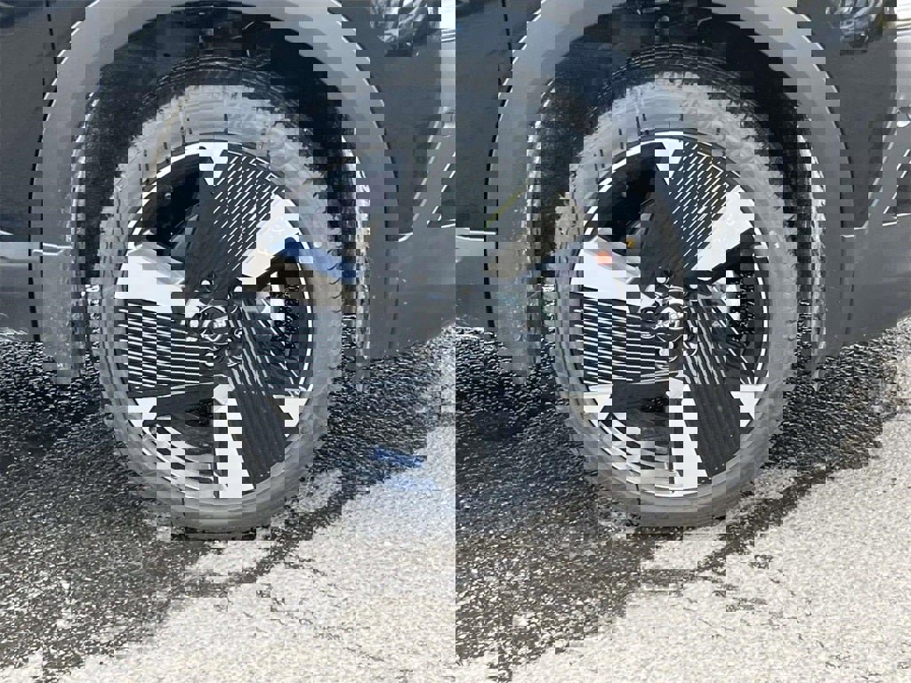 New 2026 Nissan Kicks SR w/ Cold Weather Package image 7