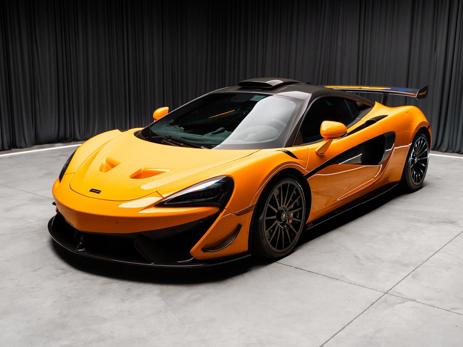 Used 2020 McLaren 620R RWD image 25