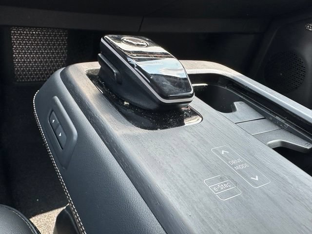 Used 2023 Nissan Ariya AWD image 16