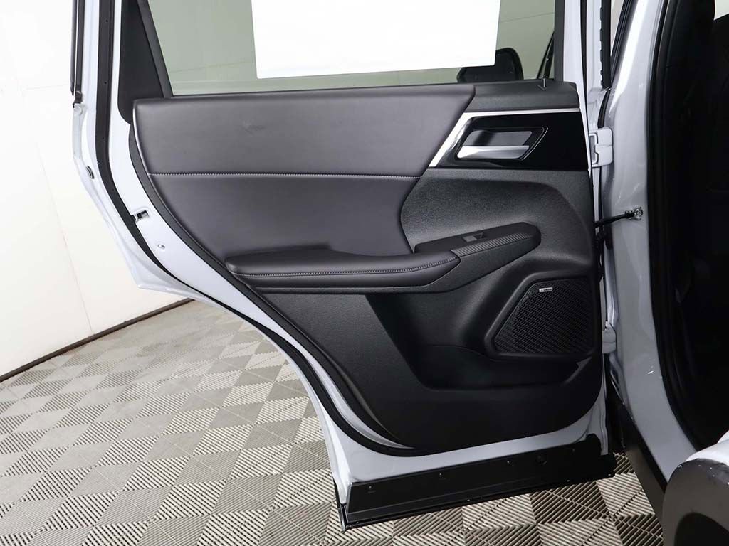 New 2026 Mitsubishi Outlander LE FWD image 24
