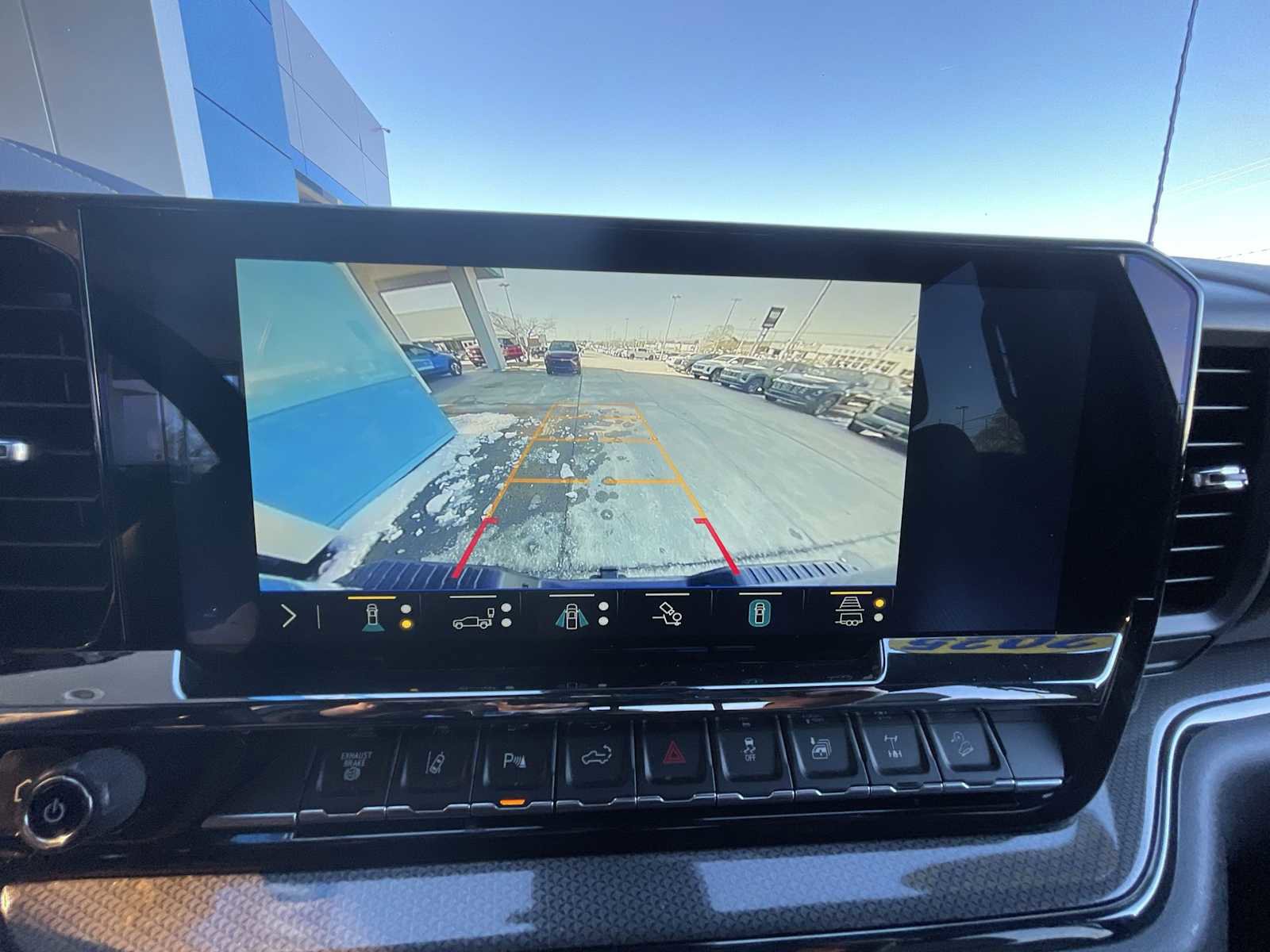 Used 2025 Chevrolet Silverado 2500 ZR2 w/ Technology Package image 14