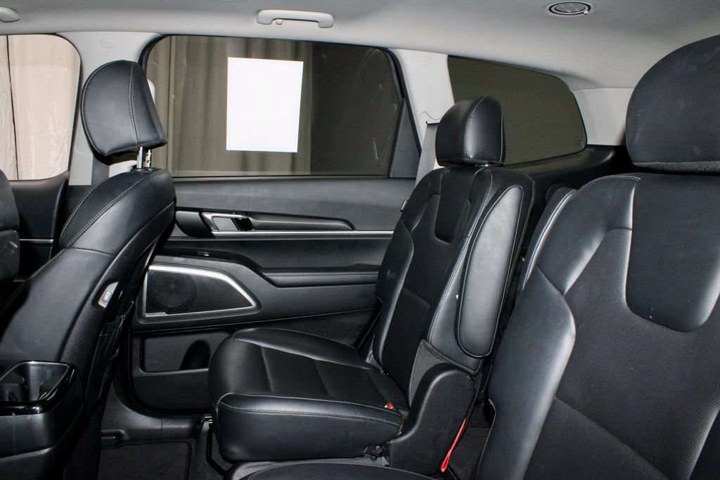 Used 2025 Kia Telluride S AWD/4WD image 23